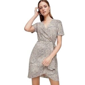 Aritzia Babaton Wallace Wrap Dress Snakeskin Animal Print Size M‎ Mini Sundress